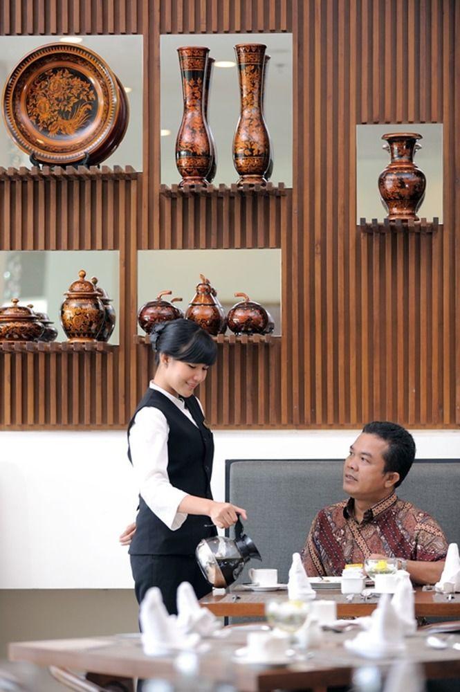 Sintesa Peninsula Hotel Palembang Ngoại thất bức ảnh