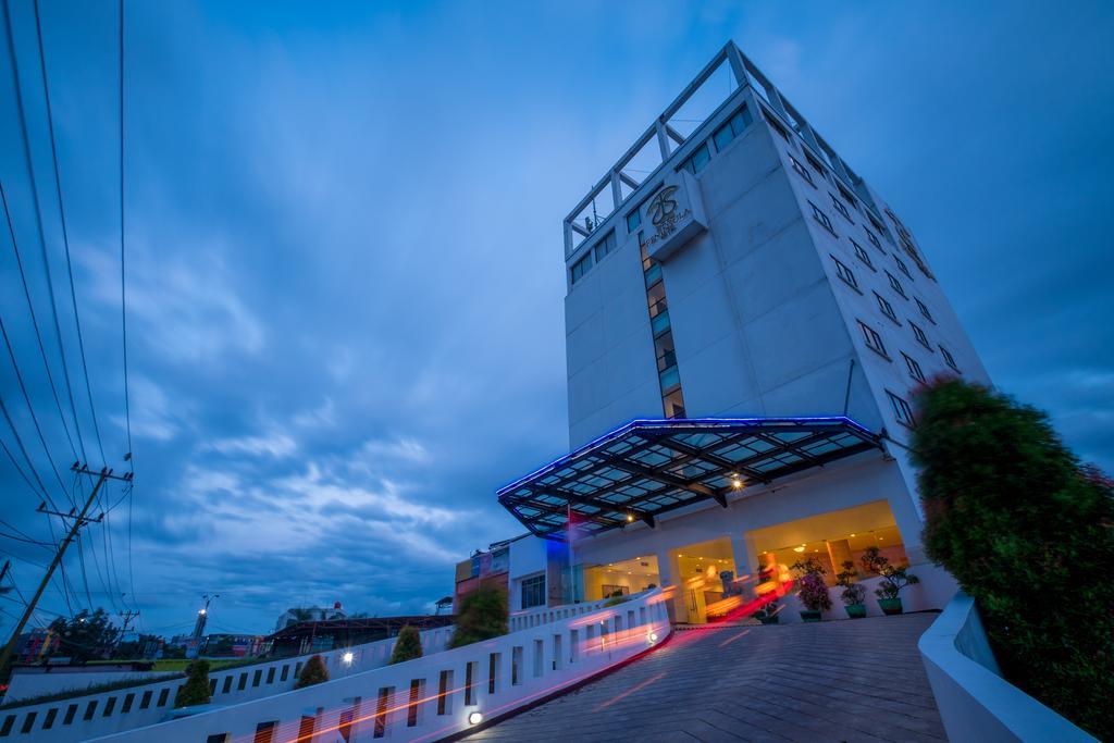 Sintesa Peninsula Hotel Palembang Ngoại thất bức ảnh